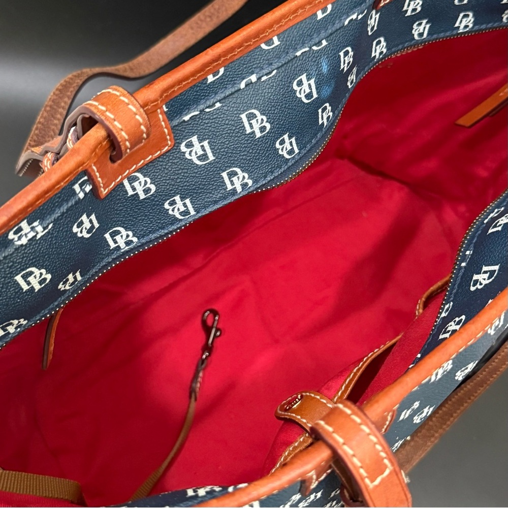 Dooney & Bourke Gretta Leisure Signature Monogram Navy Coated Canvas Large Tote - Picture 13 of 16